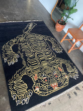 Load image into Gallery viewer, Wool Tiger Rug
